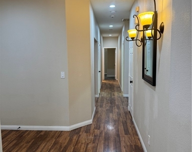 9113 Parkstone Avenue - Photo Thumbnail 3