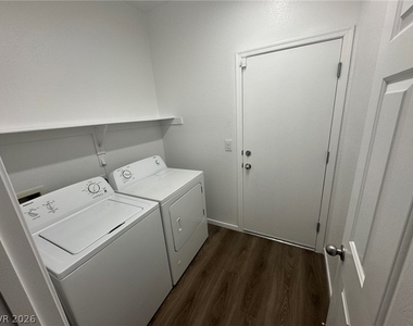 2924 Dotted Wren Avenue - Photo Thumbnail 15