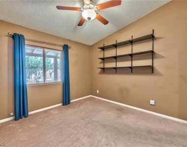 1824 Saylor Way - Photo Thumbnail 10