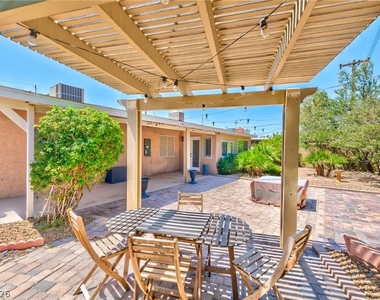 1824 Saylor Way - Photo Thumbnail 15