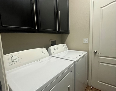 1667 Tangerine Rose Drive - Photo Thumbnail 36