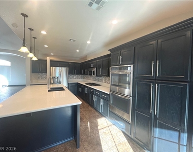 1667 Tangerine Rose Drive - Photo Thumbnail 13