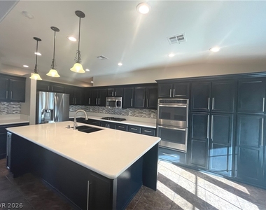 1667 Tangerine Rose Drive - Photo Thumbnail 11