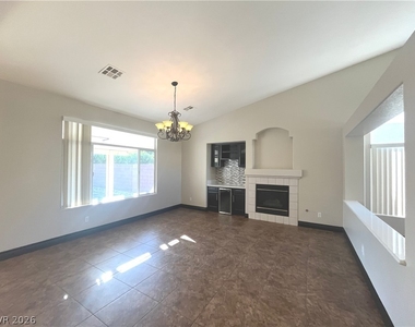 1667 Tangerine Rose Drive - Photo Thumbnail 14