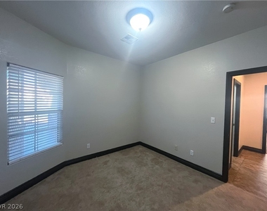 1667 Tangerine Rose Drive - Photo Thumbnail 34