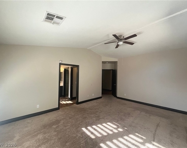 1667 Tangerine Rose Drive - Photo Thumbnail 17