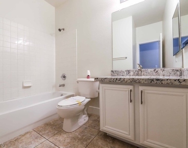3819 Sterling Crest Place - Photo Thumbnail 9