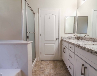 3819 Sterling Crest Place - Photo Thumbnail 21