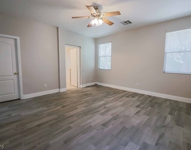 3819 Sterling Crest Place - Photo Thumbnail 17