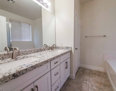 3819 Sterling Crest Place - Photo Thumbnail 22