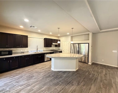 6055 Montana Peak Avenue - Photo Thumbnail 3