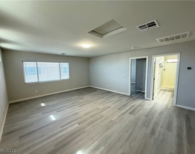 6055 Montana Peak Avenue - Photo Thumbnail 17