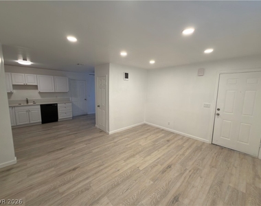 5108 Greene Lane - Photo Thumbnail 2