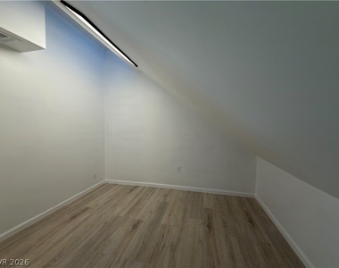 5108 Greene Lane - Photo Thumbnail 14