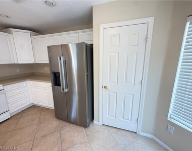 578 Poplar Leaf Street - Photo Thumbnail 6