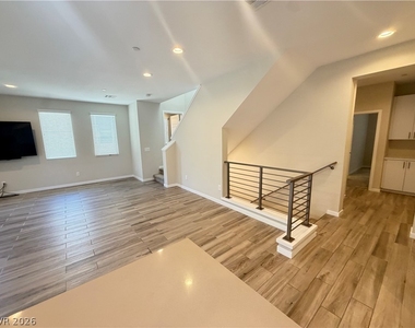 11277 Vision Peak Avenue - Photo Thumbnail 7