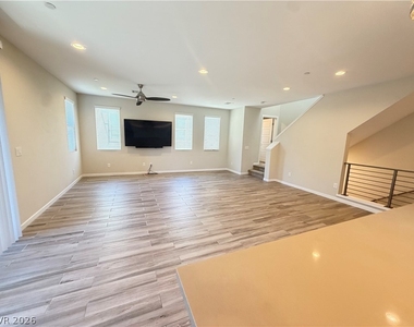 11277 Vision Peak Avenue - Photo Thumbnail 12