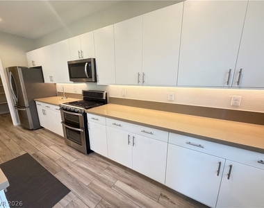 11277 Vision Peak Avenue - Photo Thumbnail 10