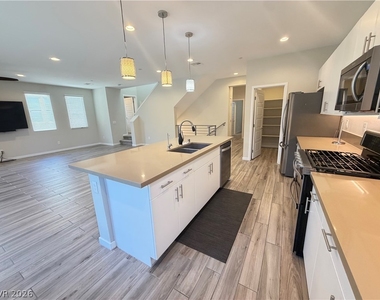 11277 Vision Peak Avenue - Photo Thumbnail 11