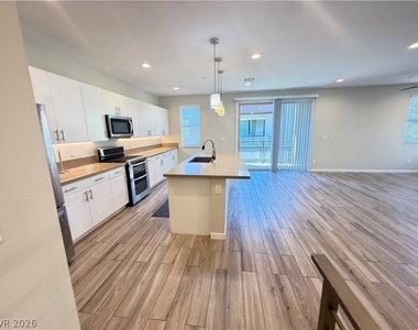 11277 Vision Peak Avenue - Photo Thumbnail 4