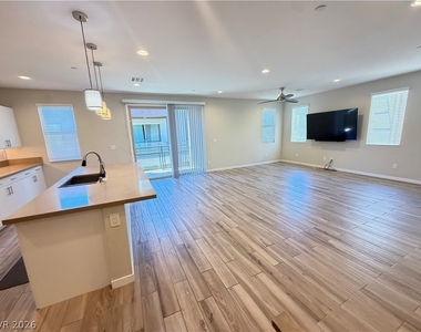 11277 Vision Peak Avenue - Photo Thumbnail 5