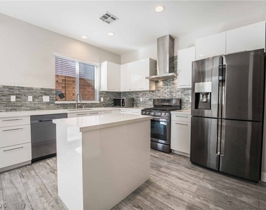 2647 Good Fellows Street - Photo Thumbnail 6