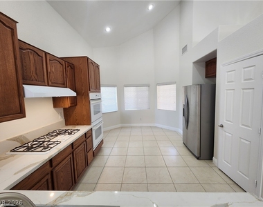 753 Maranello Street - Photo Thumbnail 7