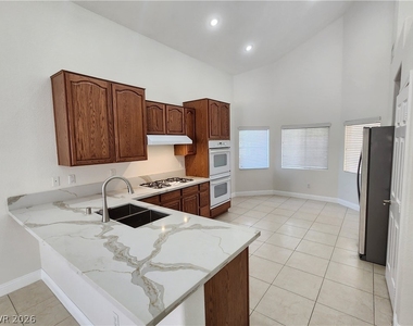 753 Maranello Street - Photo Thumbnail 8