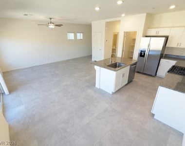 7071 Alabaster Peak Street - Photo Thumbnail 6