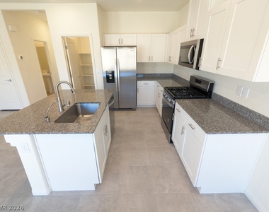 7071 Alabaster Peak Street - Photo Thumbnail 7