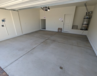 7071 Alabaster Peak Street - Photo Thumbnail 30