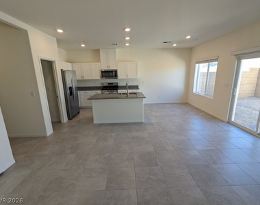 7071 Alabaster Peak Street - Photo Thumbnail 3
