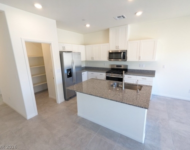 7071 Alabaster Peak Street - Photo Thumbnail 5