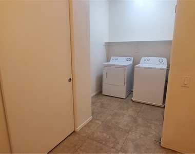 6868 Sky Pointe Drive - Photo Thumbnail 24