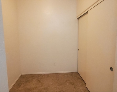 6868 Sky Pointe Drive - Photo Thumbnail 25