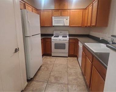 6868 Sky Pointe Drive - Photo Thumbnail 22