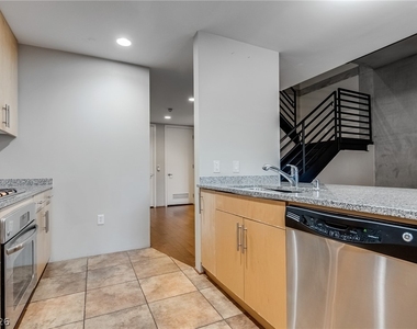 353 E Bonneville Avenue - Photo Thumbnail 8
