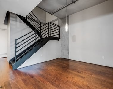 353 E Bonneville Avenue - Photo Thumbnail 4