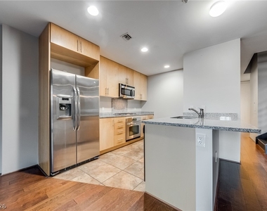 353 E Bonneville Avenue - Photo Thumbnail 6