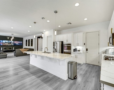 8117 Aster Meadow Way - Photo Thumbnail 18