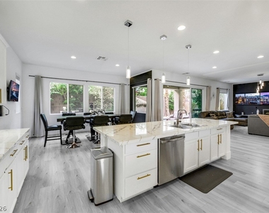 8117 Aster Meadow Way - Photo Thumbnail 17