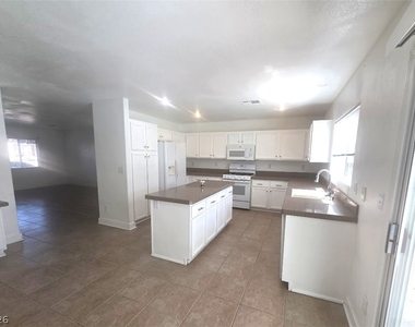 977 Cardelina Lane - Photo Thumbnail 4