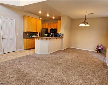9116 Hampstead Avenue - Photo Thumbnail 5