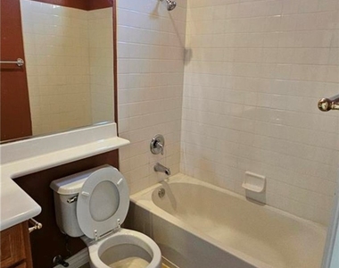 9116 Hampstead Avenue - Photo Thumbnail 24