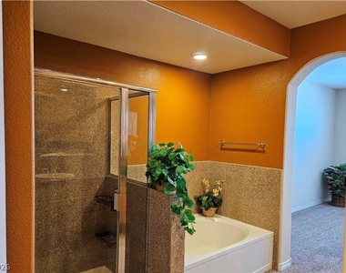 9116 Hampstead Avenue - Photo Thumbnail 20