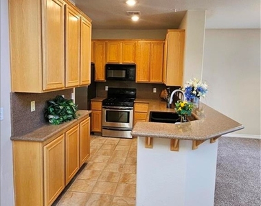 9116 Hampstead Avenue - Photo Thumbnail 6