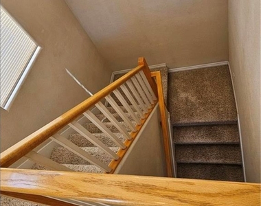 9116 Hampstead Avenue - Photo Thumbnail 11