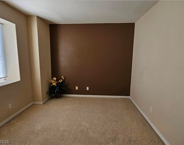 9116 Hampstead Avenue - Photo Thumbnail 23