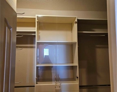 9116 Hampstead Avenue - Photo Thumbnail 21