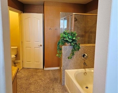 9116 Hampstead Avenue - Photo Thumbnail 19
